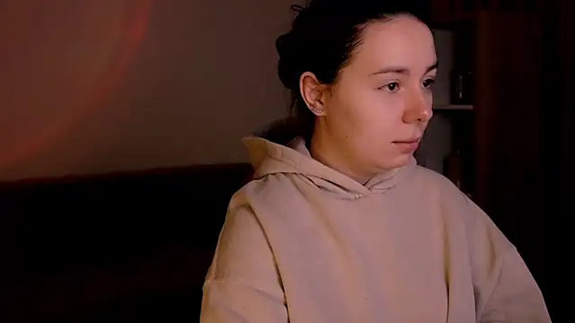 Snapshot of Di_na_Bell chatting on 02-25-26, 06:56 Di na Bell online show from 02-25-26, 06:56