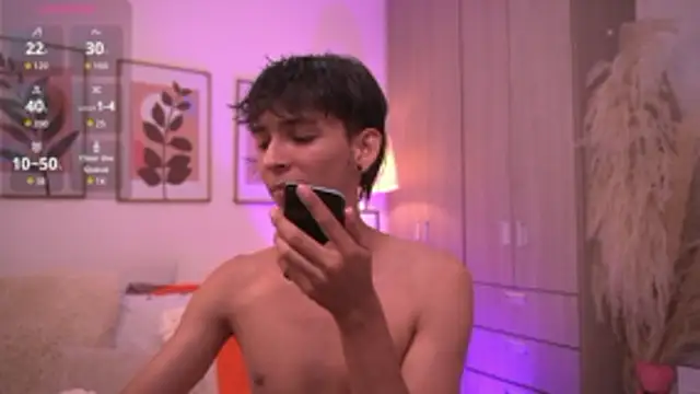 Sebas cat online show from 12-18-25, 01:44