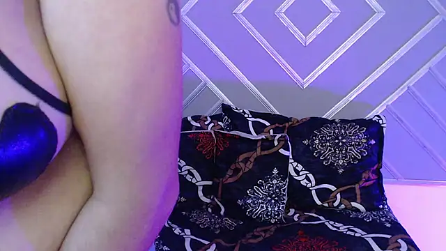 Snapshot of sashabluex chatting on 10-06-25, 09:51 sashabluex online show from 10-06-25, 09:51