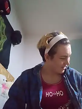 MoonIrene online show from 10-27-25, 03:05