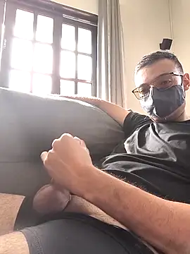 Snapshot of mikeara90 chatting on 09-15-25, 12:05 mikeara90 online show from 09-15-25, 12:05