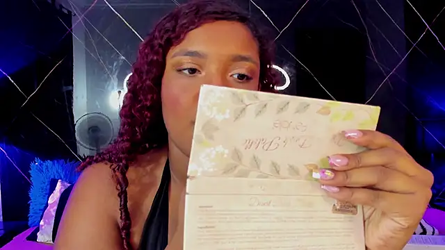 Snapshot of Alaia_Gutierrez chatting on 10-08-25, 09:01 Alaia Gutierrez online show from 10-08-25, 09:01