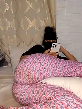 Snapshot of Samaarsexy23 chatting on 11-14-25, 12:42 Samaarsexy23 online show from 11-14-25, 12:42