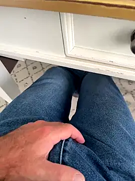 cyclone1212 online show from 10-24-25, 01:40