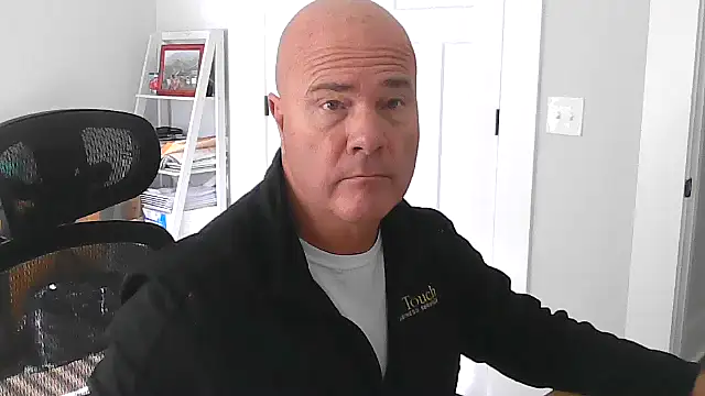 cyclone1212 online show from 11-04-25, 02:16