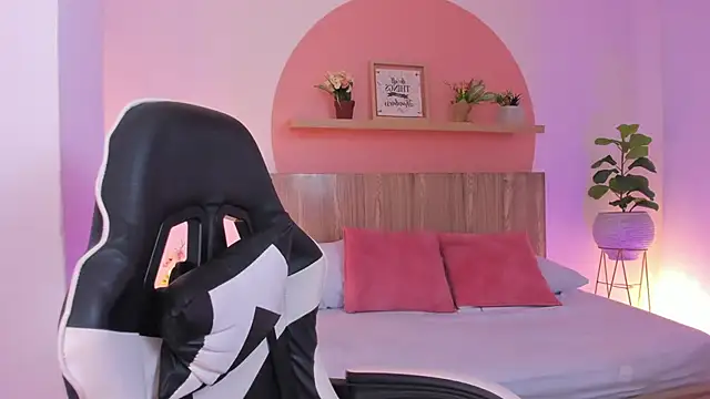 kitty sweeety  online show from 09-18-25, 01:02