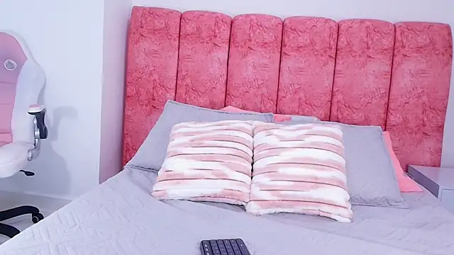 emmacurvy online show from 11-07-25, 03:06