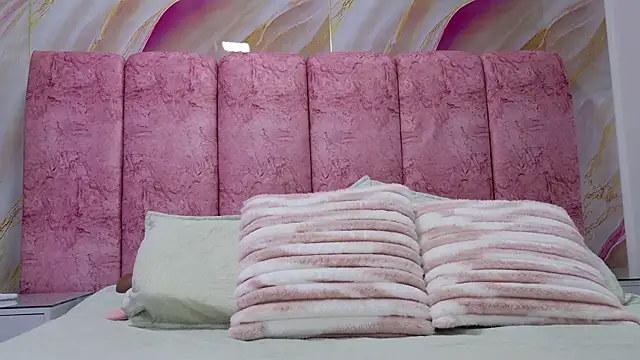 emmacurvy online show from 04-11-26, 03:11