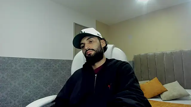 Snapshot of Ryan_Jackson_ chatting on 09-20-25, 01:06 Ryan Jackson  online show from 09-20-25, 01:06