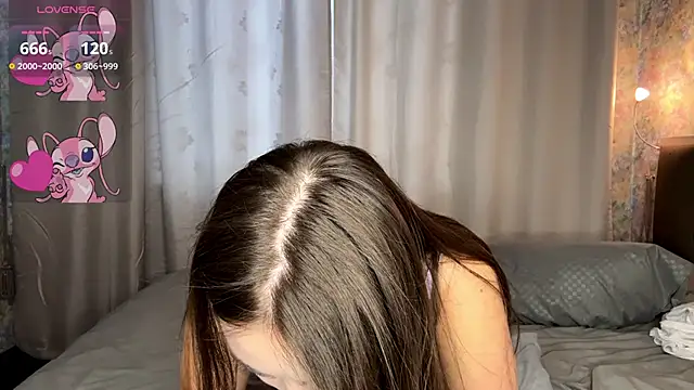 Snapshot of LoraDavi chatting on 02-20-26, 06:26 LoraDavi online show from 02-20-26, 06:26