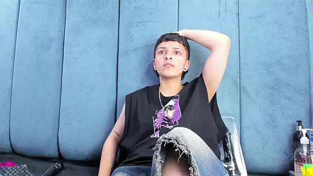 Snapshot of Megan_Thompson_ chatting on 02-11-26, 02:16 Megan Thompson online show from 02-11-26, 02:16