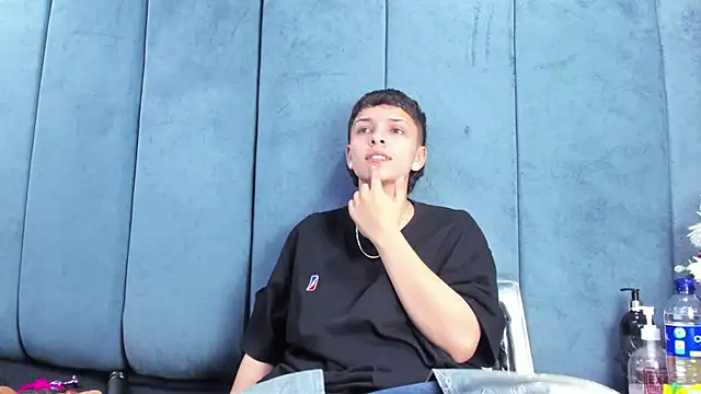 Snapshot of Megan_Thompson_ chatting on 02-12-26, 02:17 Megan Thompson online show from 02-12-26, 02:17