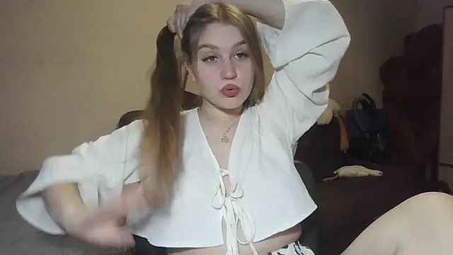 yourhoney Lola  online show from 10-25-25, 04:46