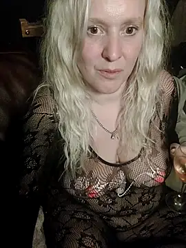 Bouncy-Bella28X online show from 09-19-25, 09:59