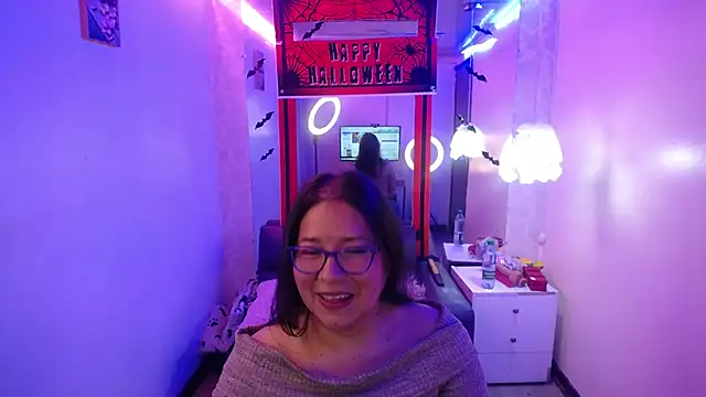 scarlett widow  online show from 10-20-25, 02:45