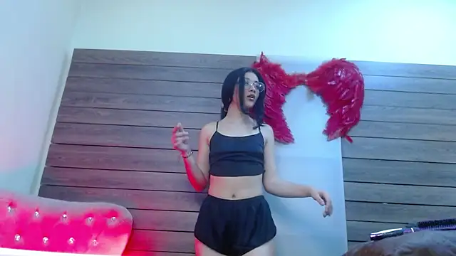Karol Yessenia online show from 10-22-25, 02:17