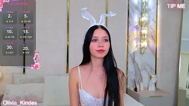 Olivia Kindes online show from 09-21-25, 05:14
