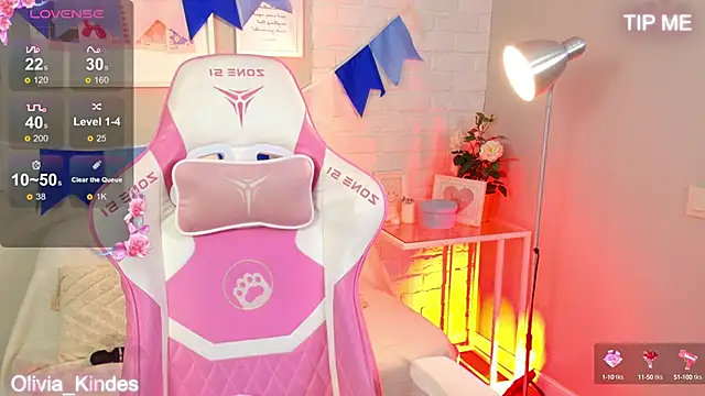 Olivia Kindes online show from 09-22-25, 05:37