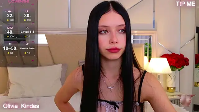 Olivia Kindes online show from 10-13-25, 05:02