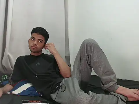 camillo beischel  online show from 09-25-25, 06:22