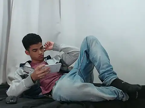 camillo beischel  online show from 09-28-25, 05:29