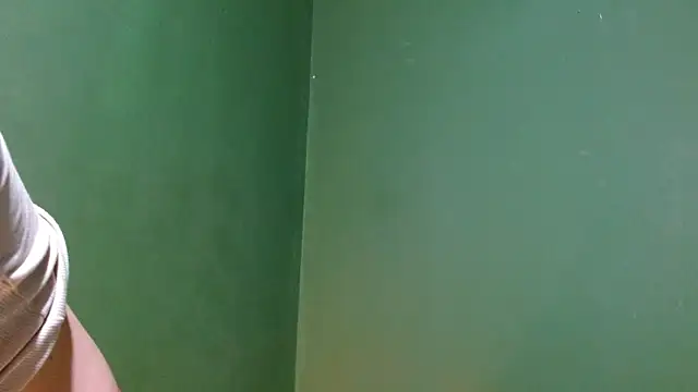 Snapshot of Roxiehood chatting on 09-19-25, 02:35 Roxiehood online show from 09-19-25, 02:35