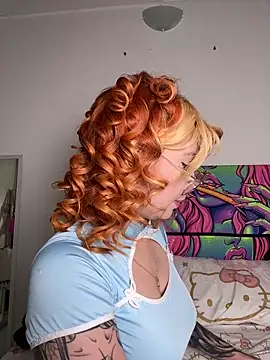 Snapshot of YunoRose_ chatting on 10-19-25, 03:40 YunoRose online show from 10-19-25, 03:40