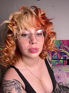 Snapshot of YunoRose_ chatting on 10-23-25, 04:12 YunoRose online show from 10-23-25, 04:12