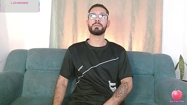 ReyPablo1 online show from 10-03-25, 09:56