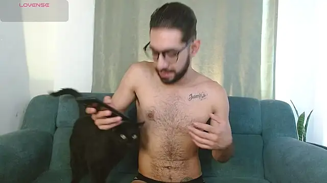 ReyPablo1 online show from 10-05-25, 03:43