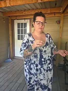 Snapshot of valeriejane chatting on 10-11-25, 02:48 valeriejane online show from 10-11-25, 02:48