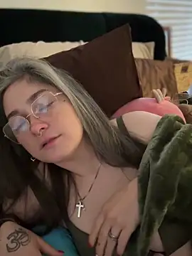 Alix Valentine online show from 11-21-25, 03:44