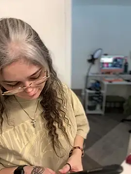 Snapshot of Alix_Valentine chatting on 01-13-26, 05:51 Alix Valentine online show from 01-13-26, 05:51