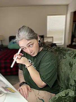 Snapshot of Alix_Valentine chatting on 01-14-26, 05:40 Alix Valentine online show from 01-14-26, 05:40