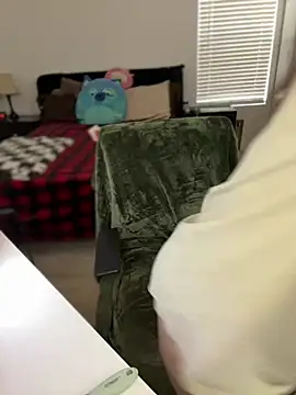 Snapshot of Alix_Valentine chatting on 02-08-26, 05:38 Alix Valentine online show from 02-08-26, 05:38