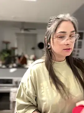 Snapshot of Alix_Valentine chatting on 02-27-26, 05:02 Alix Valentine online show from 02-27-26, 05:02