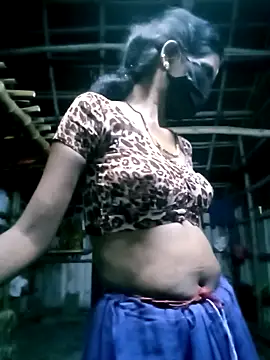 Snapshot of Tamilauntyhot chatting on 09-25-25, 02:10 Tamilauntyhot online show from 09-25-25, 02:10