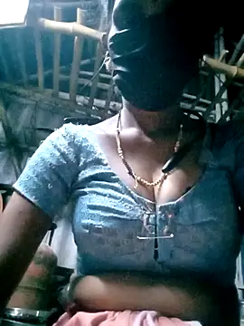 Snapshot of Tamilauntyhot chatting on 10-01-25, 05:52 Tamilauntyhot online show from 10-01-25, 05:52