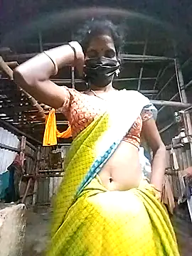 Snapshot of Tamilauntyhot chatting on 10-28-25, 01:47 Tamilauntyhot online show from 10-28-25, 01:47