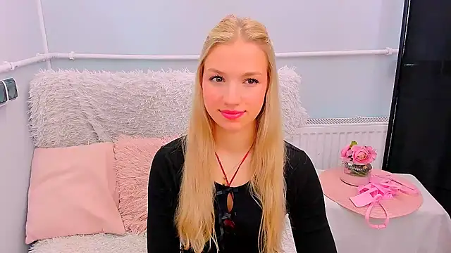 EvetteRose online show from 04-13-26, 08:25