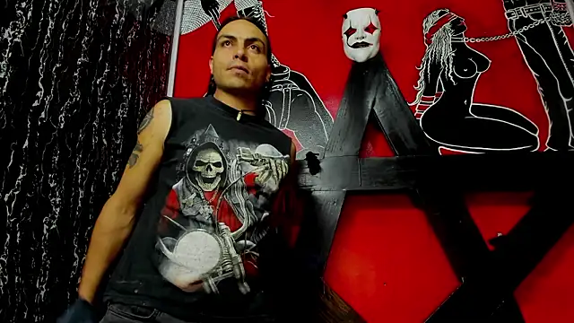 Snapshot of damian_and_tiana chatting on 02-15-26, 04:42 damian and tiana online show from 02-15-26, 04:42