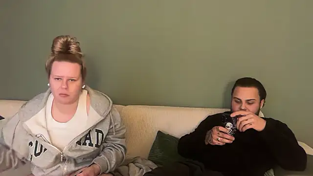 Snapshot of Queenieml chatting on 11-18-25, 06:12 Queenieml online show from 11-18-25, 06:12