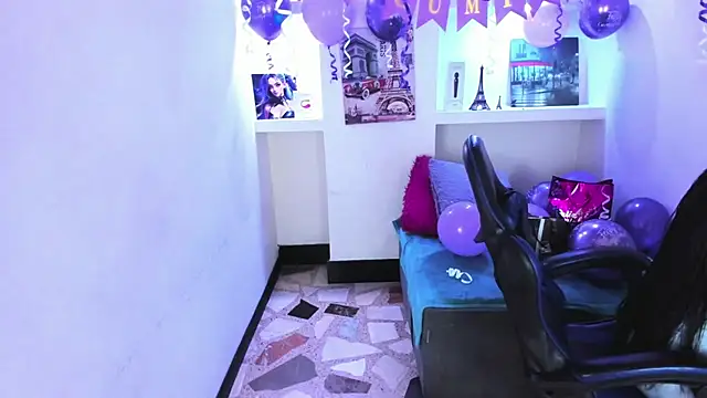 Snapshot of miaa_scott7 chatting on 09-30-25, 12:43 miaa scott7 online show from 09-30-25, 12:43