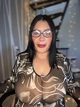 Snapshot of victoria_amatista_ chatting on 10-22-25, 06:51 victoria amatista  online show from 10-22-25, 06:51