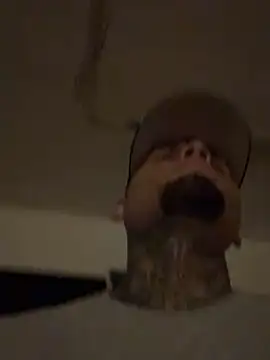 Snapshot of crazybarber69 chatting on 09-16-25, 06:03 crazybarber69 online show from 09-16-25, 06:03