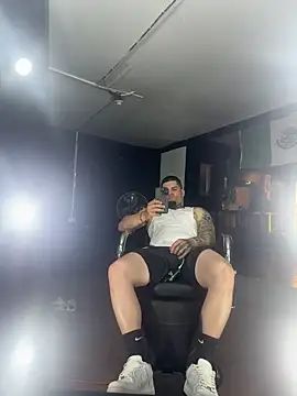 Snapshot of crazybarber69 chatting on 09-23-25, 04:48 crazybarber69 online show from 09-23-25, 04:48