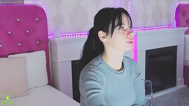 MaddySpears online show from 11-19-25, 01:33