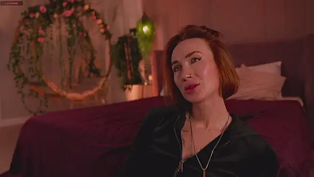 Serena Waldarf online show from 11-11-25, 03:56