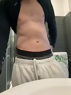 mario231197 online show from 02-18-26, 06:20