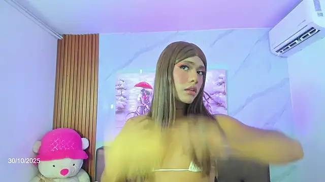 Snapshot of Dreams_Chloe chatting on 10-30-25, 05:09 Dreams Chloe online show from 10-30-25, 05:09